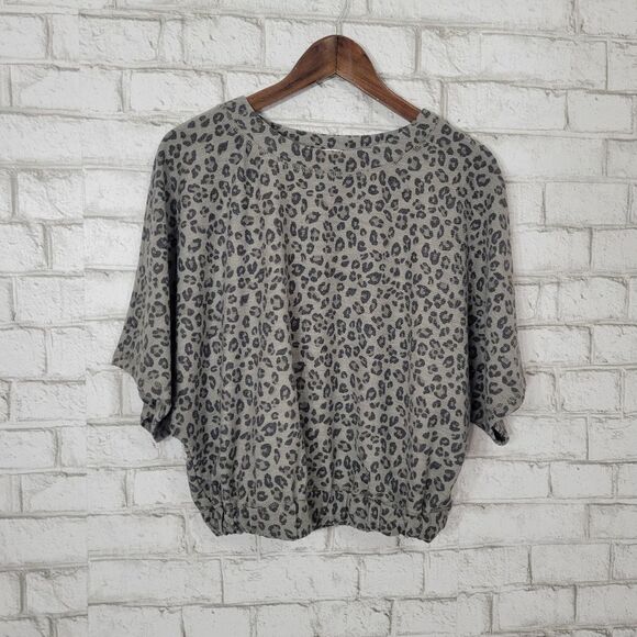 Mustard Seed leopard print short sleeve sweatshirt - Picture 1 of 10